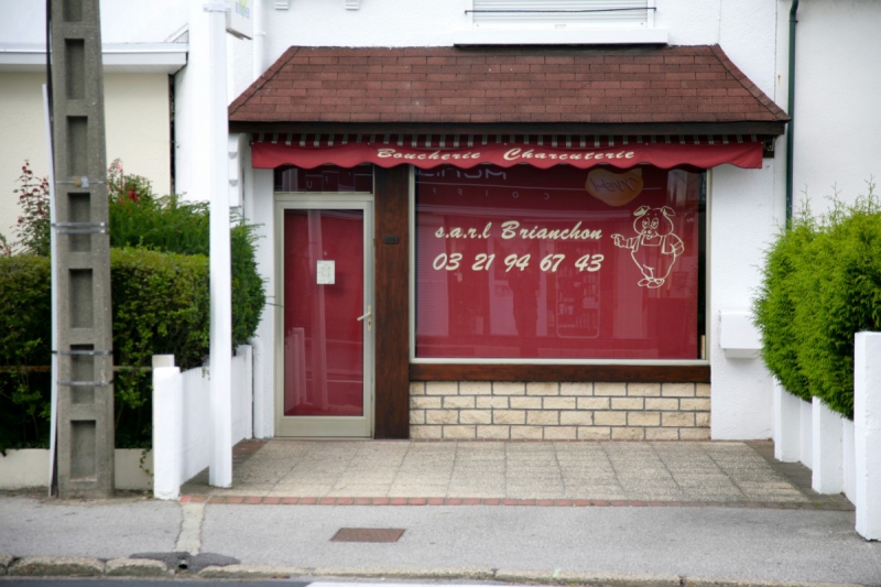 vitrine-CHATEAUNEUF D ENTRAUNES-min_france_frankreich_commerce_frankrijk_francia_delicatessen_butchery_charcuterie-424328